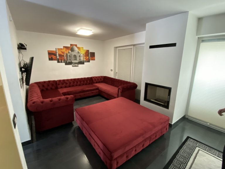 SEDEŽNA GARNITURA CHESTERFIELD OBLIKA U
