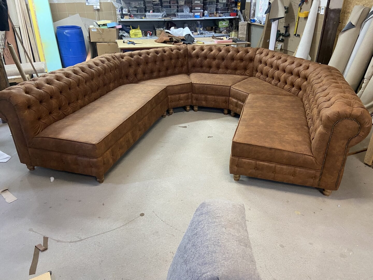 SEDEŽNA GARNITURA CHESTERFIELD PO MERI - slika 3
