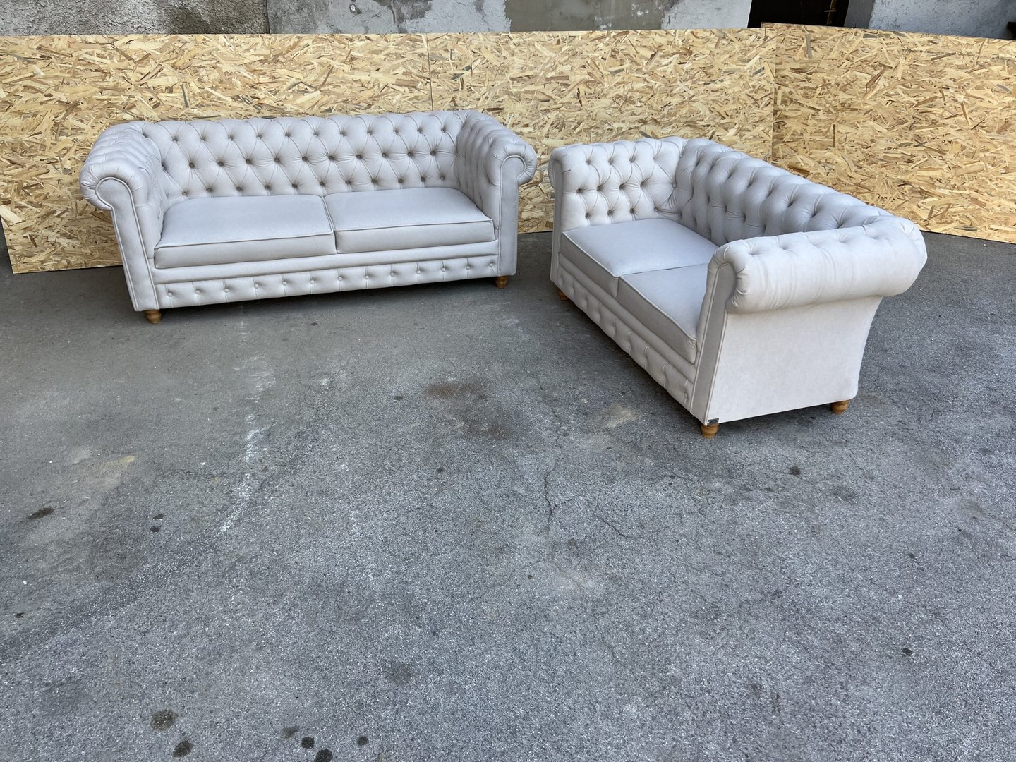 CHESTERFIELD KOMPLET DVOSED IN TROSED - KREM - slika 2