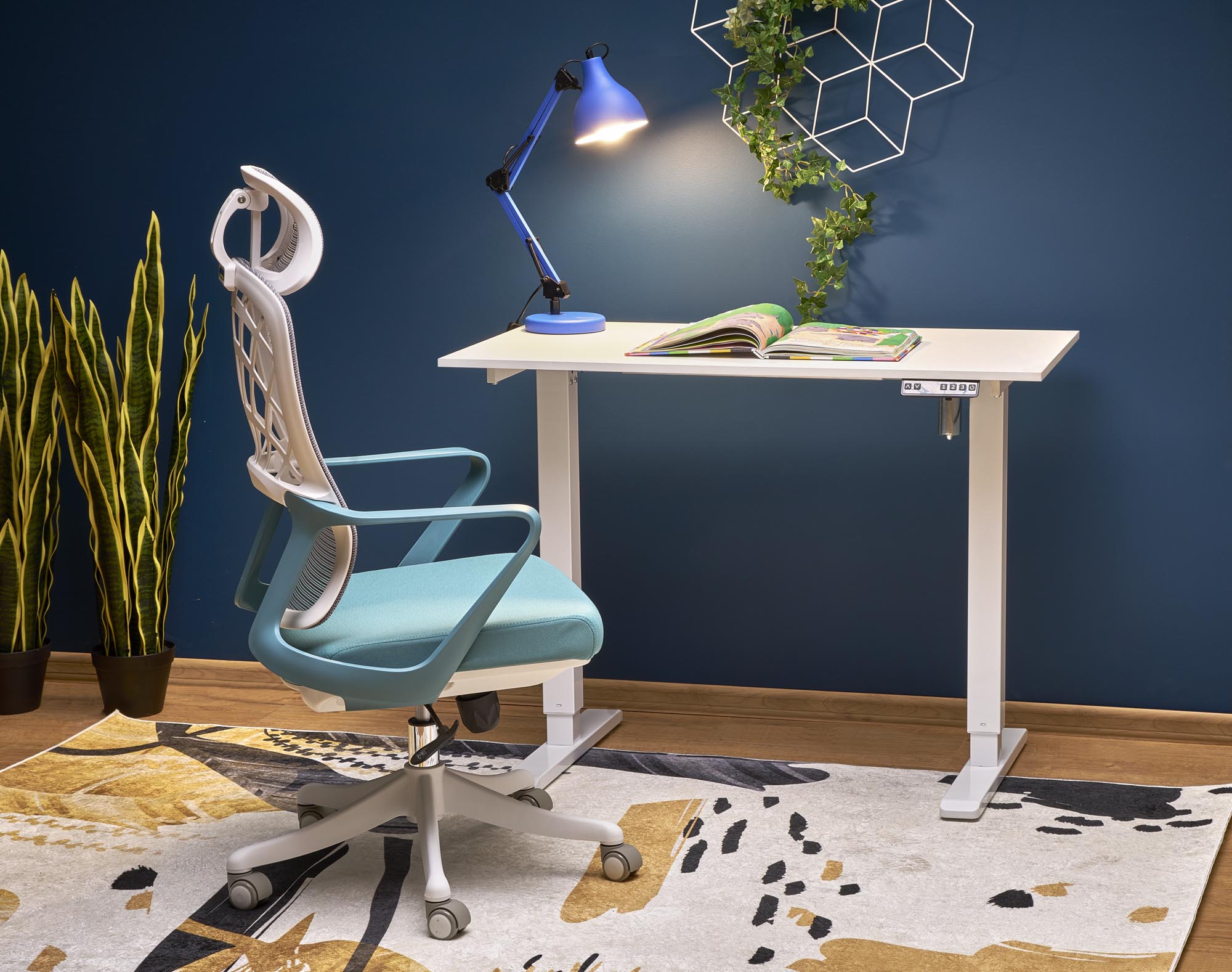 B53 desk with adjustable height, white